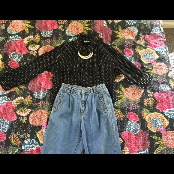 Polka dot oversized tuxedo blouse 🐇 - Picture 4 of 4